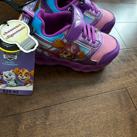 Paw Patrol Other - Paw Patrol Girls' Light-Up Sneakers in Purple & Pink (Skye)